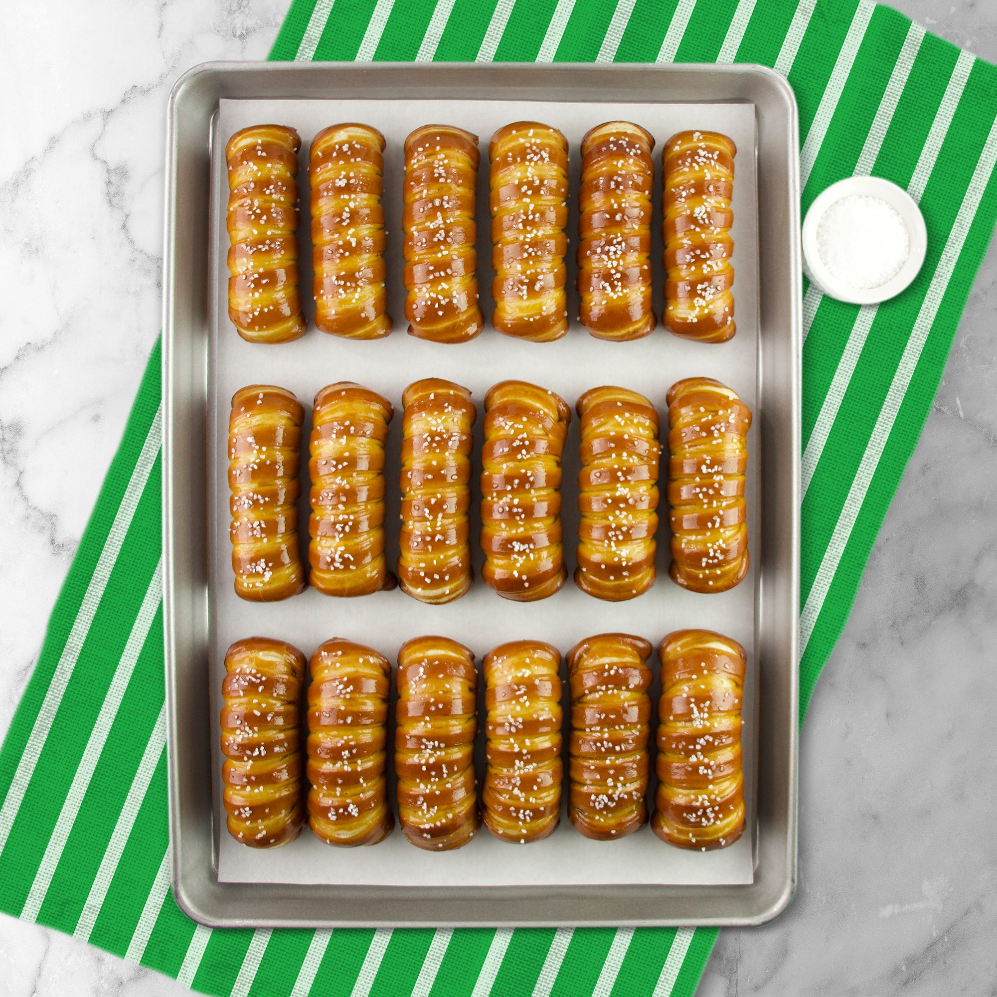 Turnbuckle Soft Pretzel Box - Game Day