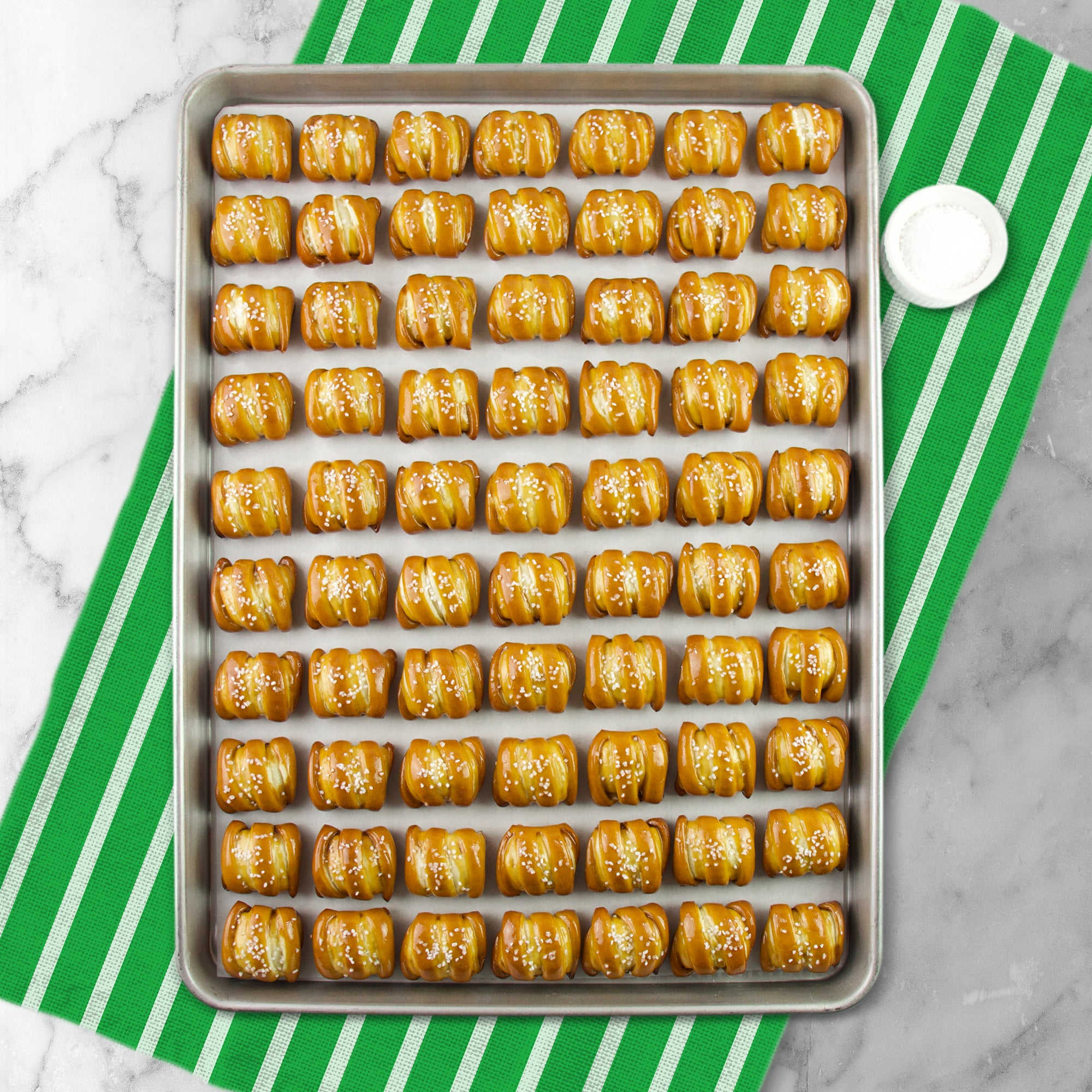 One-Timer Bites Soft Pretzel Box - Game Day