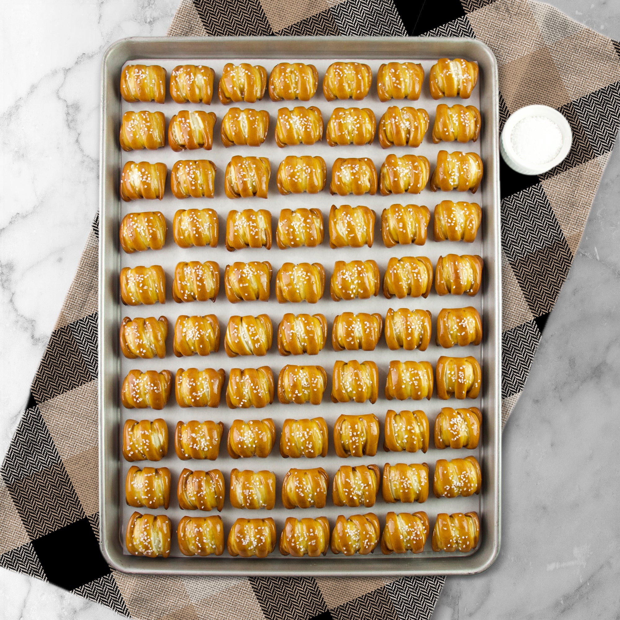 One-Timer Bites Soft Pretzel Box - New Years