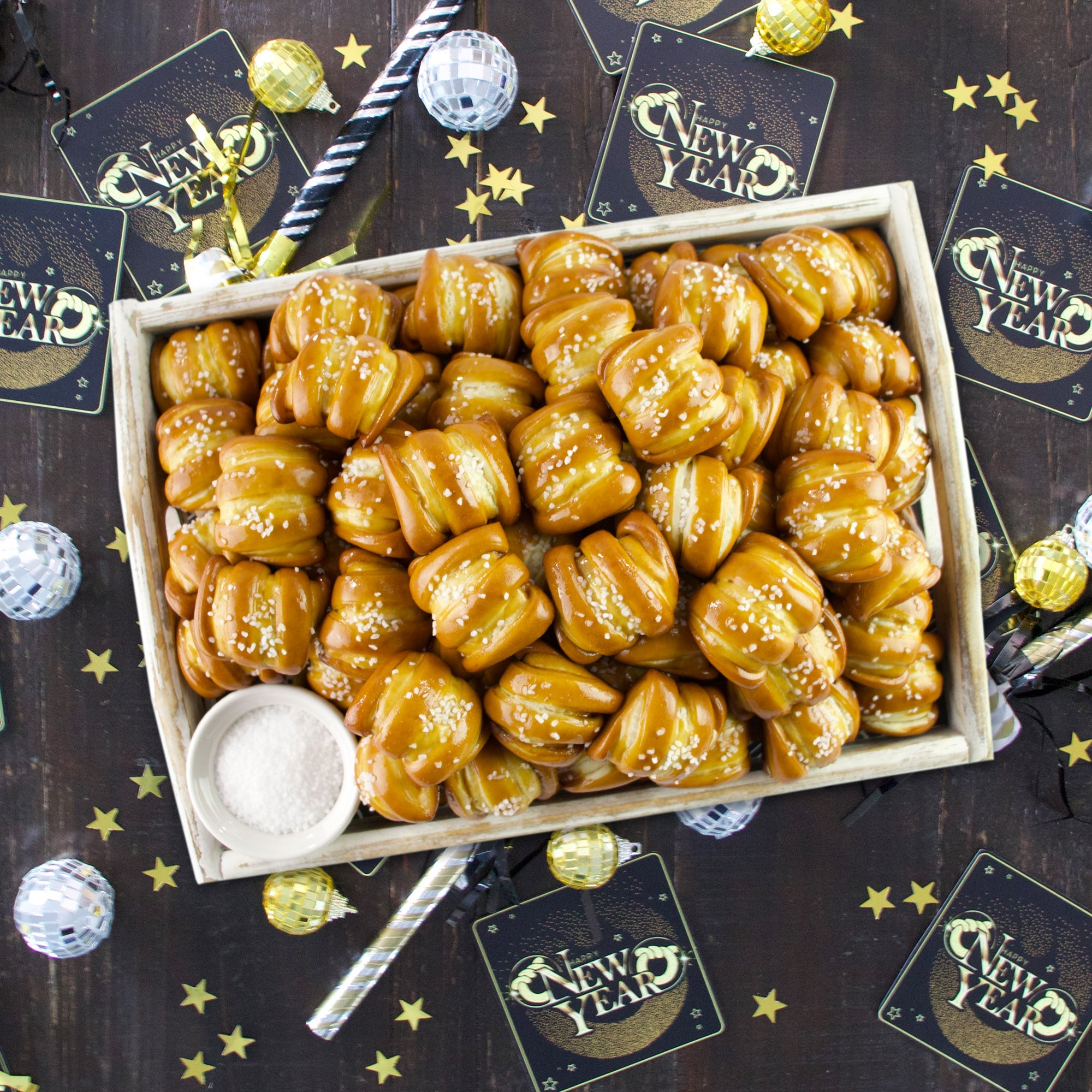 One-Timer Bites Soft Pretzel Box - New Years