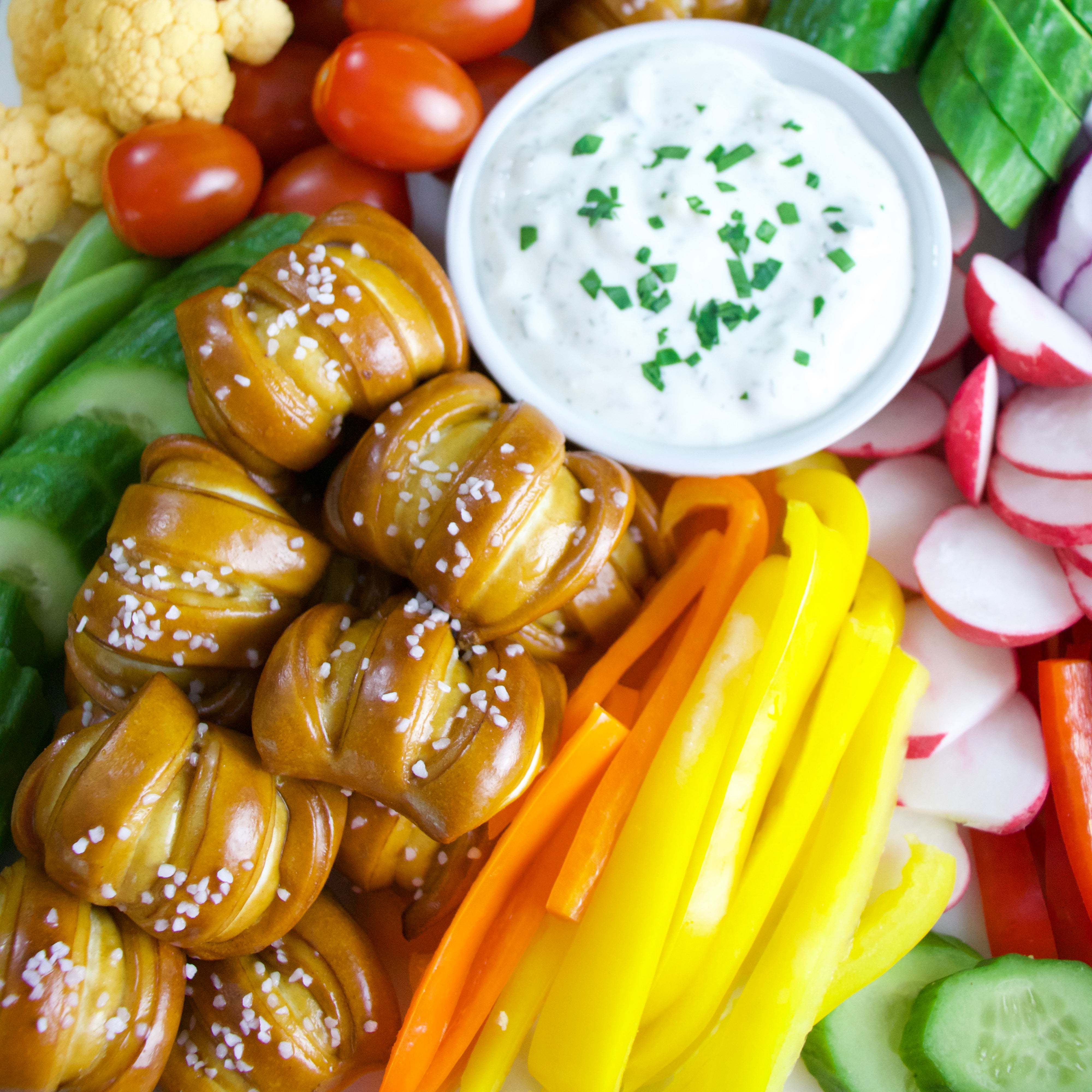 SOFT PRETZELS & SAUCES VARIETY BOX - Well Wishes