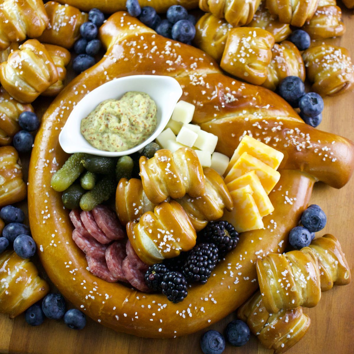 Topknot XL Signature Soft Pretzel Box - Wonderfall