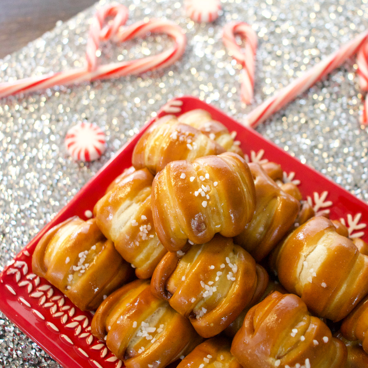 One-Timer Bites Soft Pretzel Box - Happy Holidays