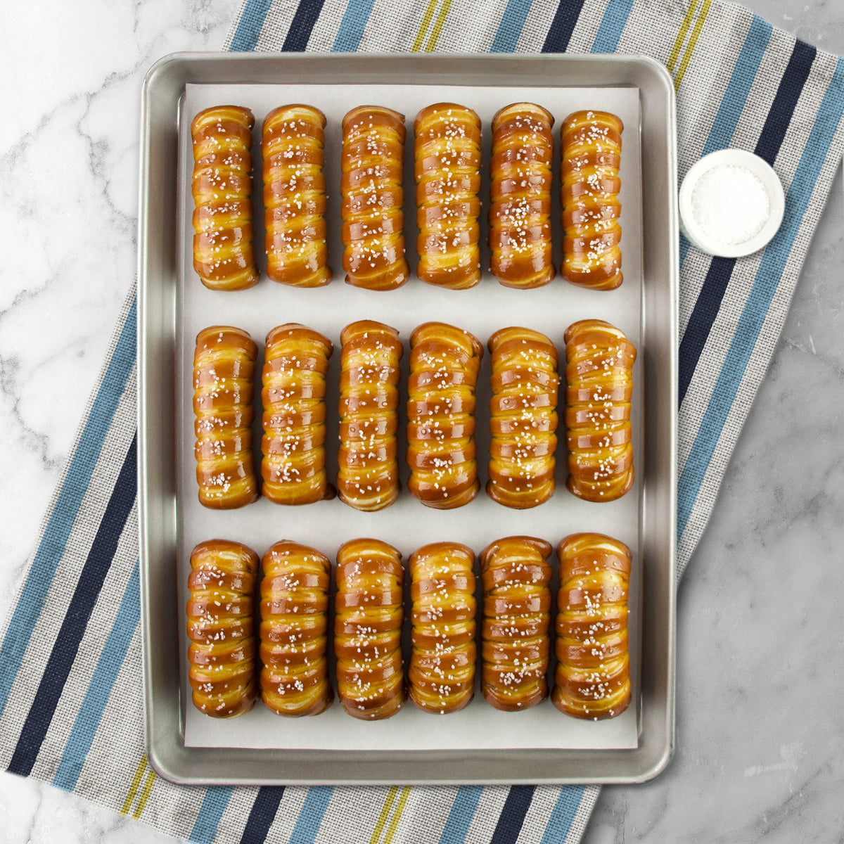 TURNBUCKLE STICKS SOFT PRETZEL BOX - ESPCO