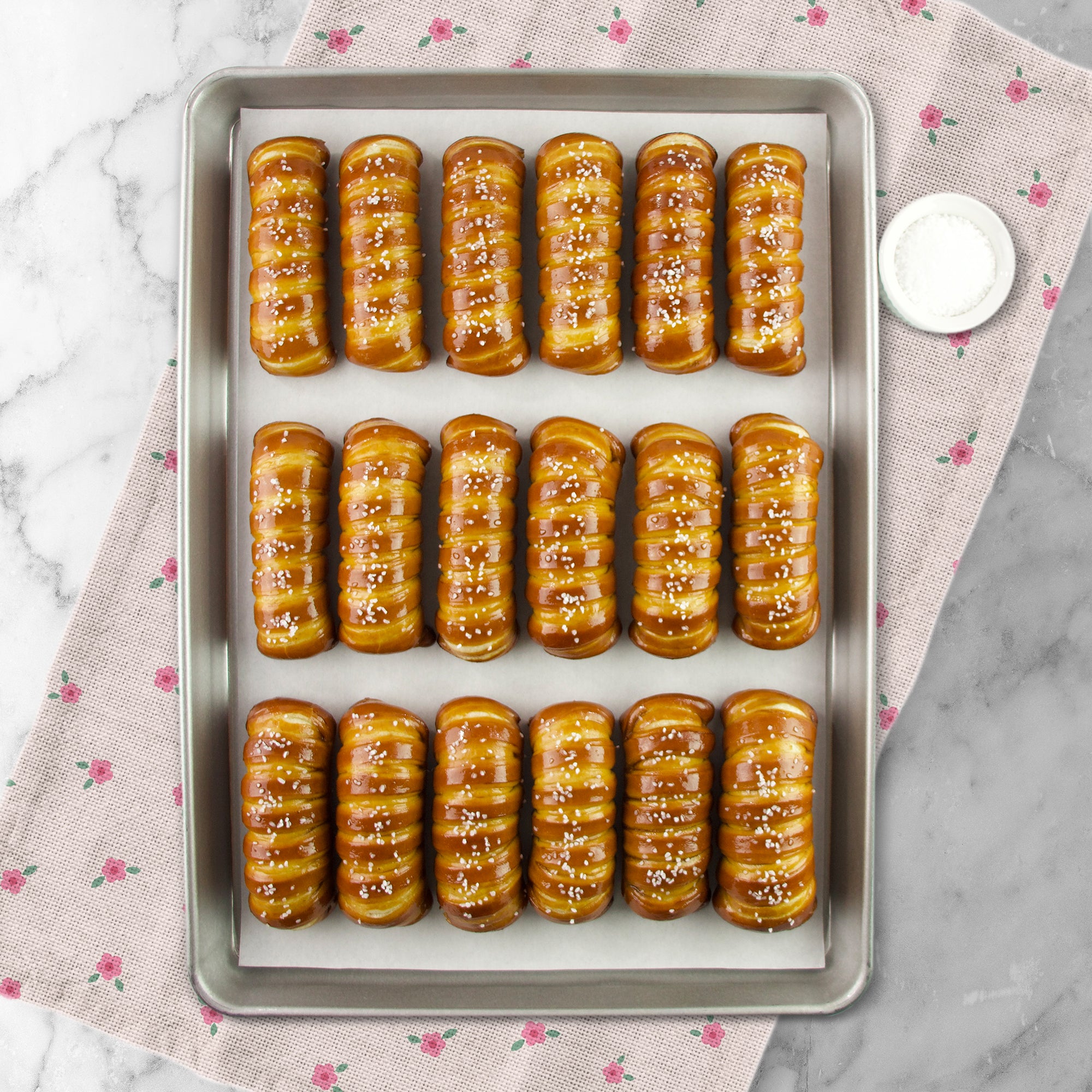 Turnbuckle Sticks Soft Pretzel Box - Mother's Day