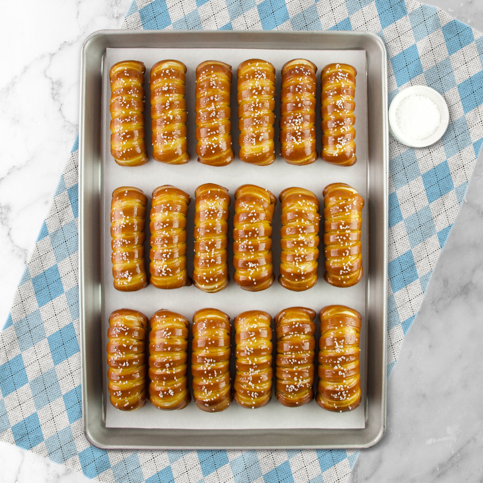 TURNBUCKLE STICKS SOFT PRETZEL BOX - Oktoberfest
