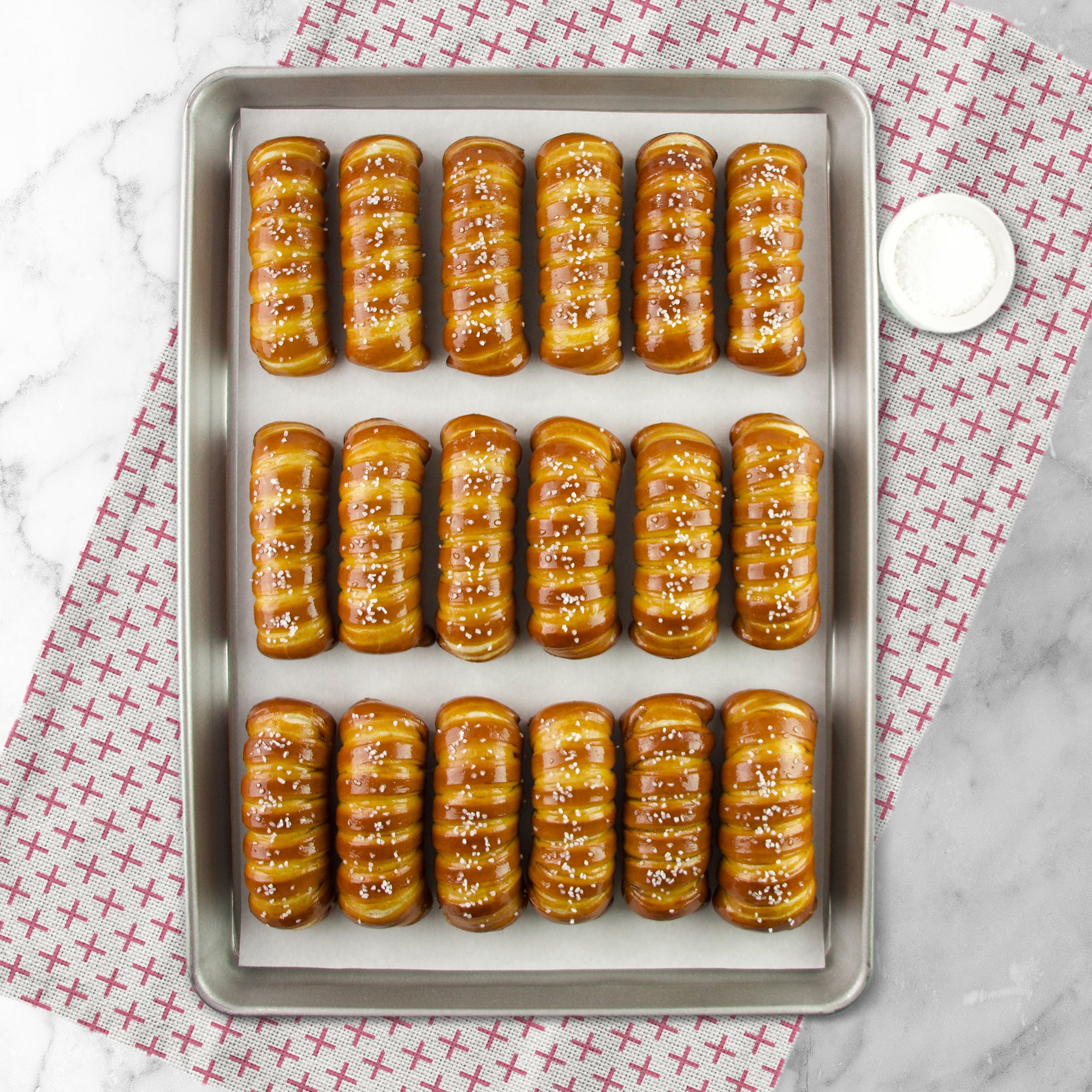 TURNBUCKLE STICKS SOFT PRETZEL BOX - Well Wishes
