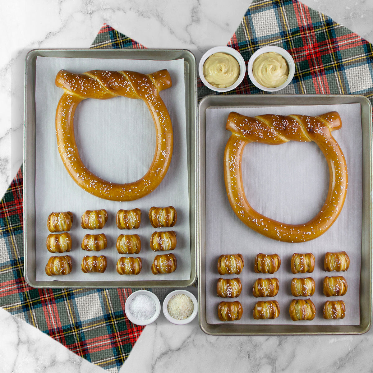Topknot XL Signature Soft Pretzel Box - Happy Holidays