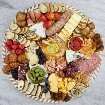 SOFT PRETZELS & SAUCES VARIETY BOX - Wonderfall