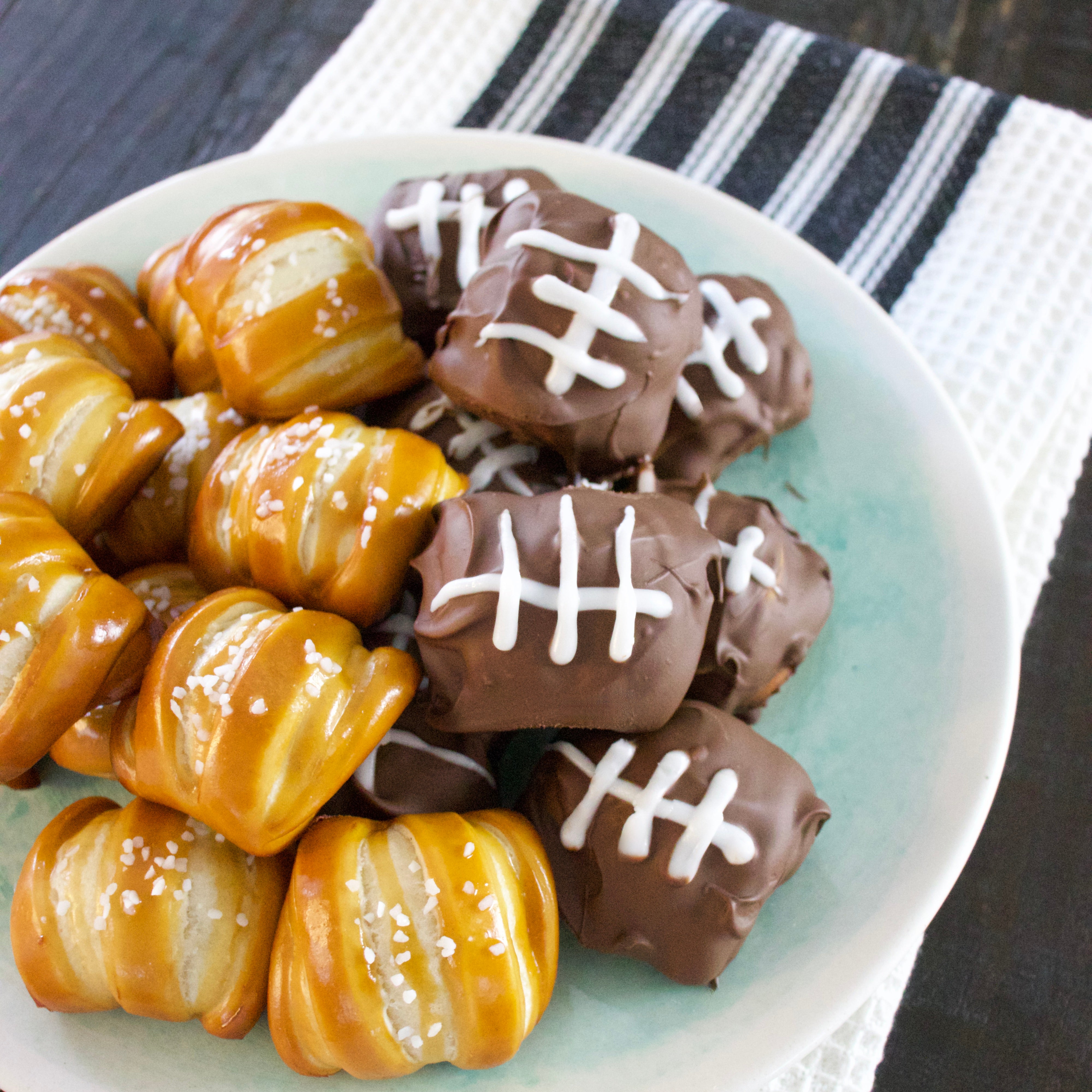 ONE-TIMER BITES SOFT PRETZEL BOX - Game Day