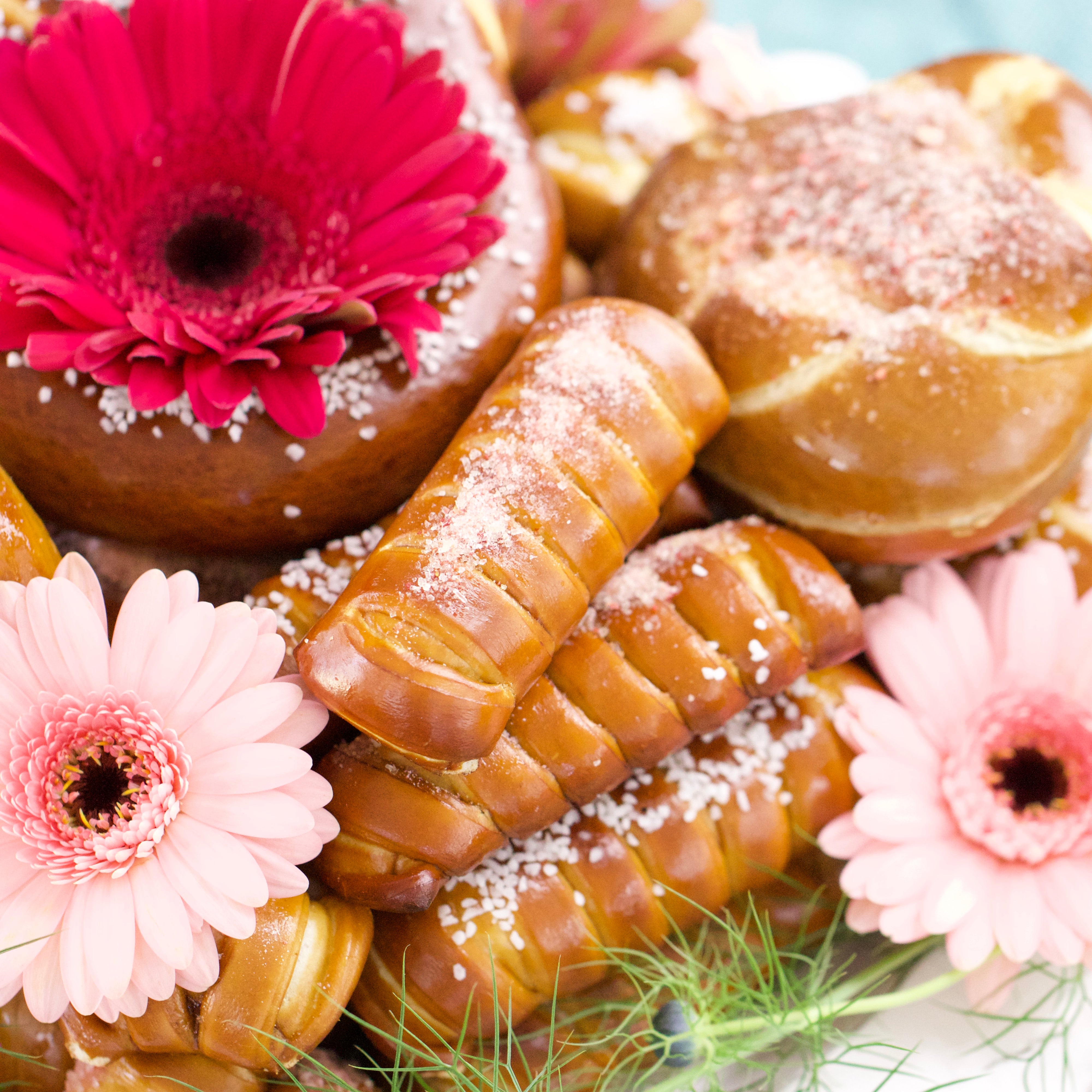 Turnbuckle Sticks Soft Pretzel Box - Mother's Day